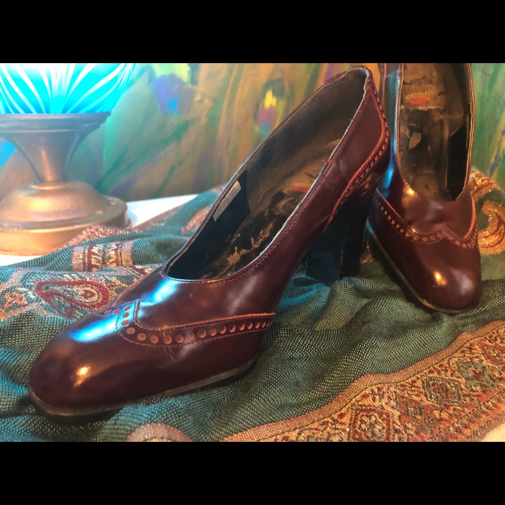 Maroon leather with elegant detail women’s shoes.